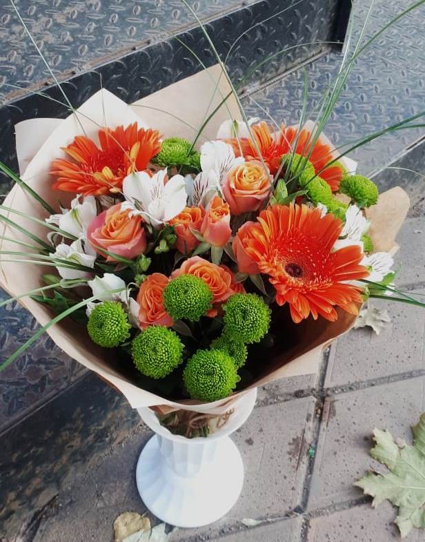 Букет цветов из: Герберы, Хризантемы, Альстромерии и Розы в Миассе