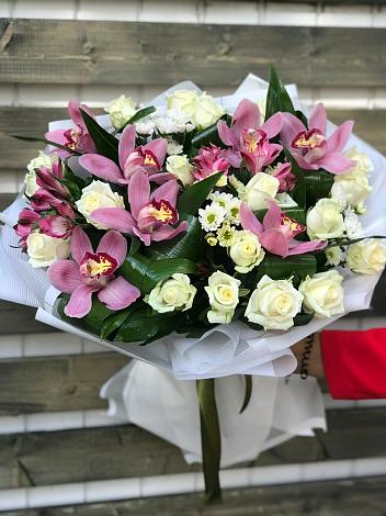 Букет цветов из: Розы и Хризантемы в Миассе