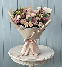 Букет цветов из:  Розы и Лизиантусы в Миассе