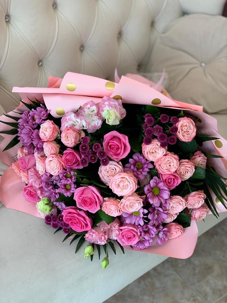 Букет цветов из: Хризантемы, Розы и Лизиантусы в Миассе