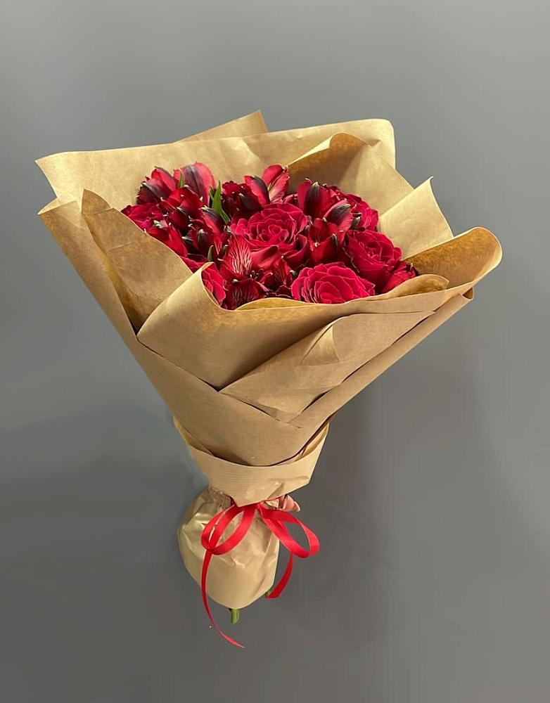 Букет цветов из: Альстромерии и Розы в Миассе