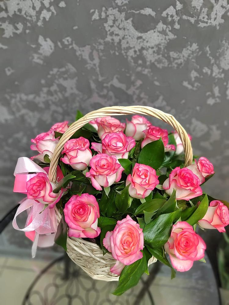 Цветочная композиция из Розы в корзине в Миассе
