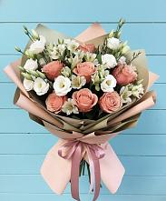 Букет цветов из:  Розы, Альстромерии и Лизиантусы в Миассе