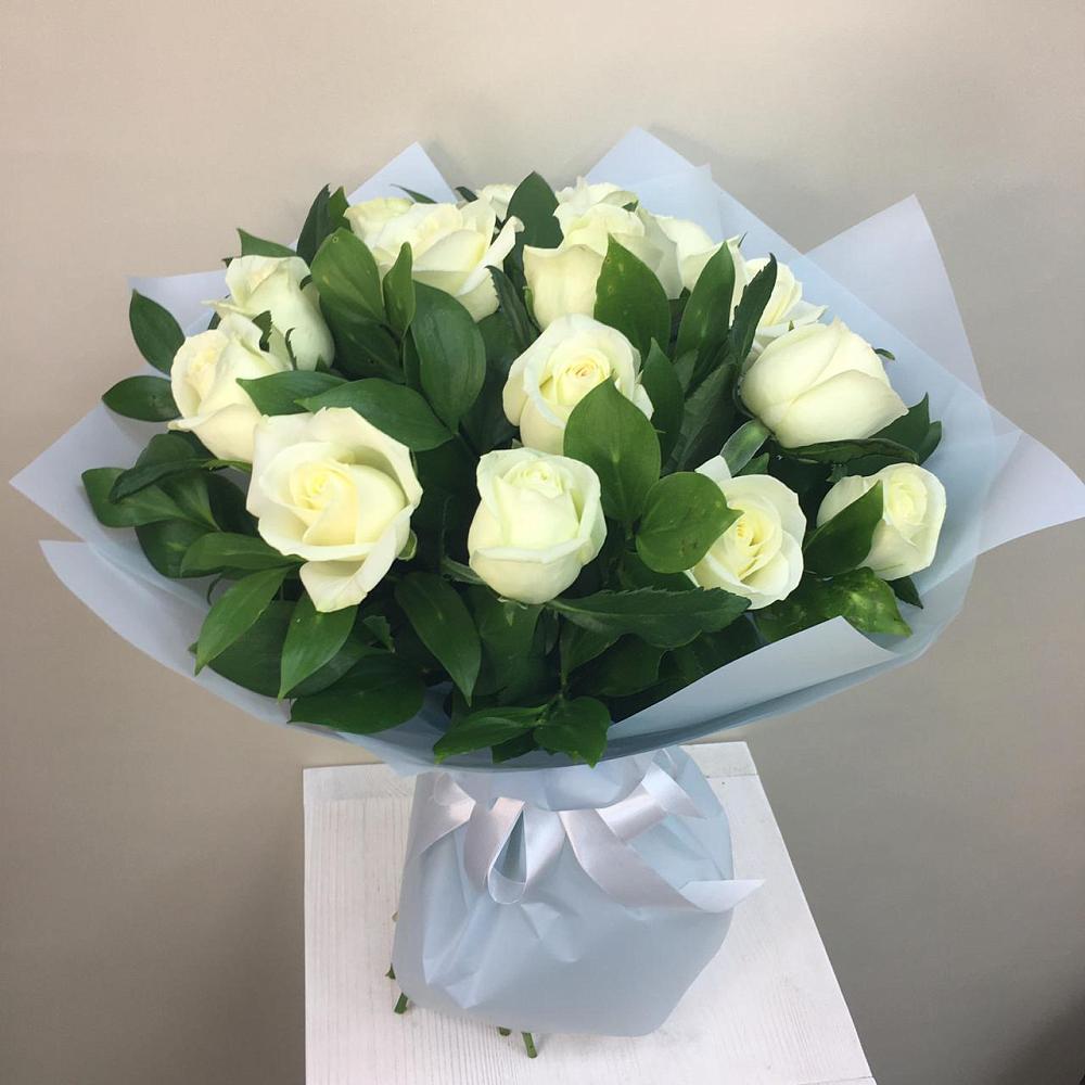 Букет 15 Белых роз Проуд в Миассе