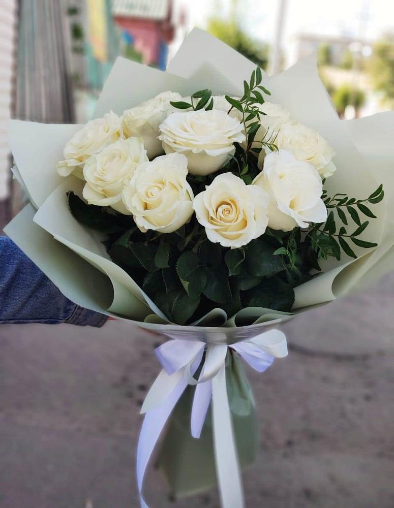 Букет Белые розы Проуд в Миассе