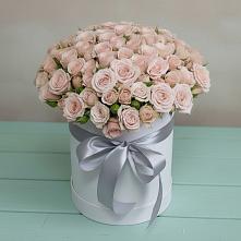 Цветочная композиция из Розы в шляпной коробке в Миассе