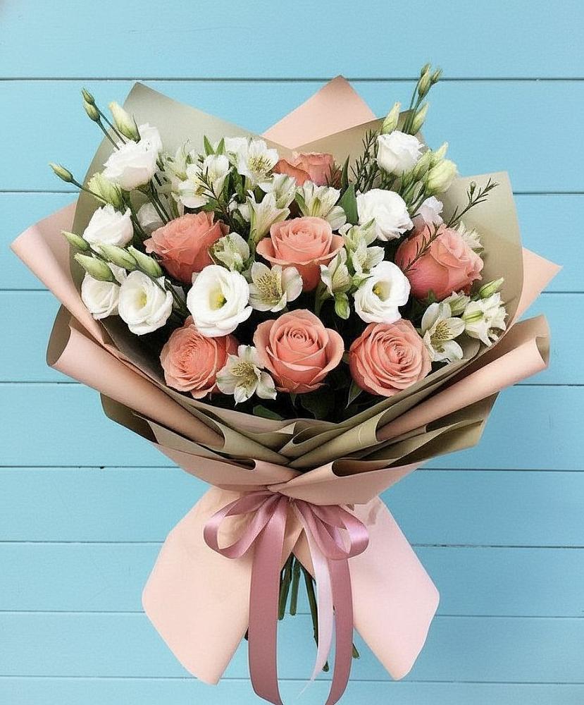 Букет цветов из: Розы, Альстромерии и Лизиантусы в Миассе