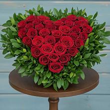 Цветочная композиция из Розы в виде сердца в Миассе