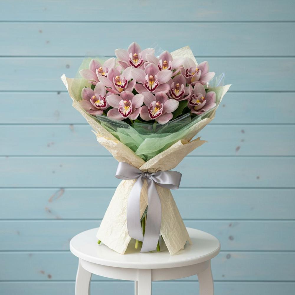 Букет цветов из: Орхидеи и Розы в Миассе