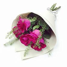 Букет цветов из:  Розы в Миассе