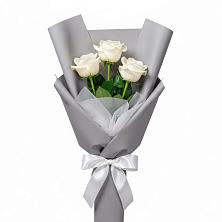 Букет 3 белые розы в Миассе