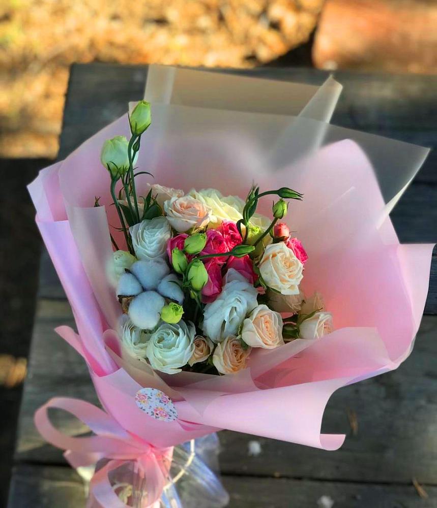 Букет цветов из: Розы и Лизиантусы в Миассе