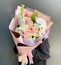 Букет цветов из:  Хризантемы и Розы в Миассе