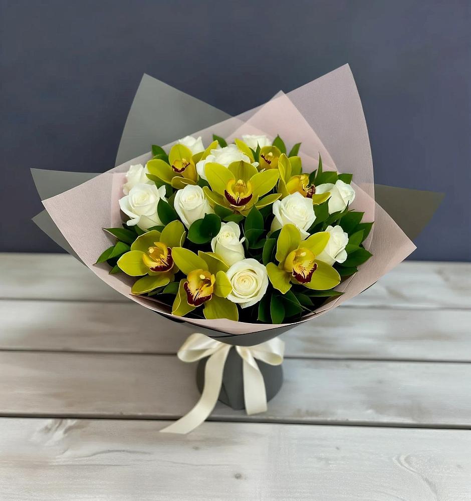 Букет цветов из: Орхидеи и Розы в Миассе