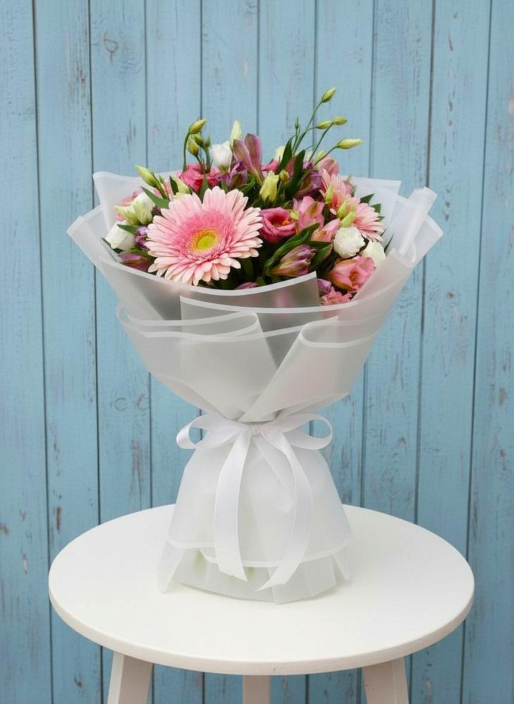 Букет цветов из: Герберы, Альстромерии и Лизиантусы в Миассе