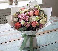 Букет цветов из:  Розы, Лизиантусы и Гвоздики в Миассе