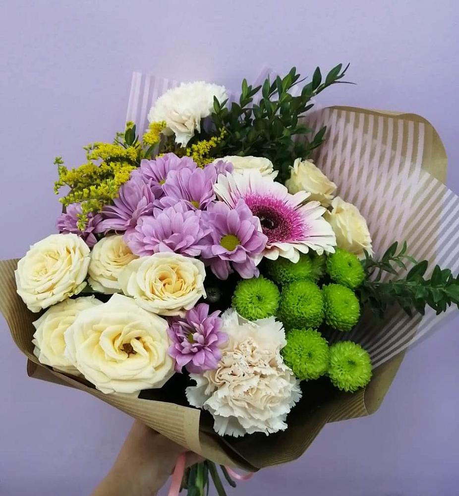 Букет цветов из: Хризантемы, Розы, Гвоздики и Герберы в Миассе