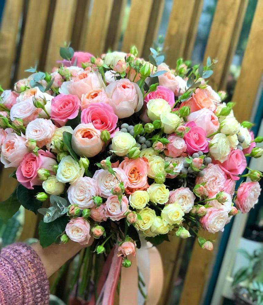 Букет цветов из: Розы в Миассе