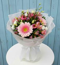 Букет цветов из:  Герберы, Альстромерии и Лизиантусы в Миассе