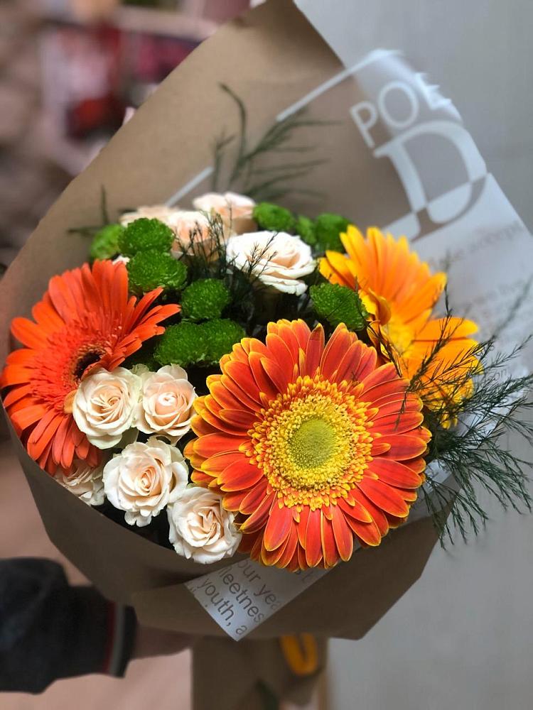 Букет цветов из: Герберы, Хризантемы и Розы в Миассе