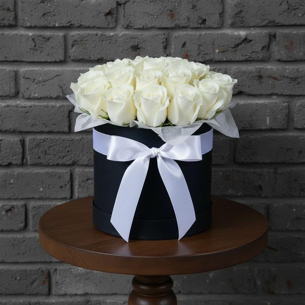 Цветочная композиция из Розы в шляпной коробке в Миассе