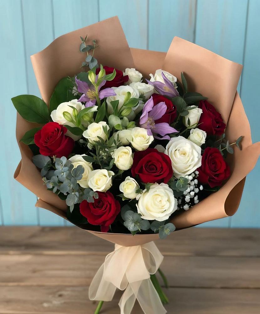 Букет цветов из: Розы и Альстромерии в Миассе